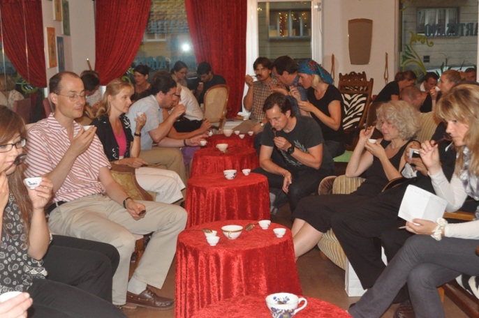 Nachklang von Besuch Atongs