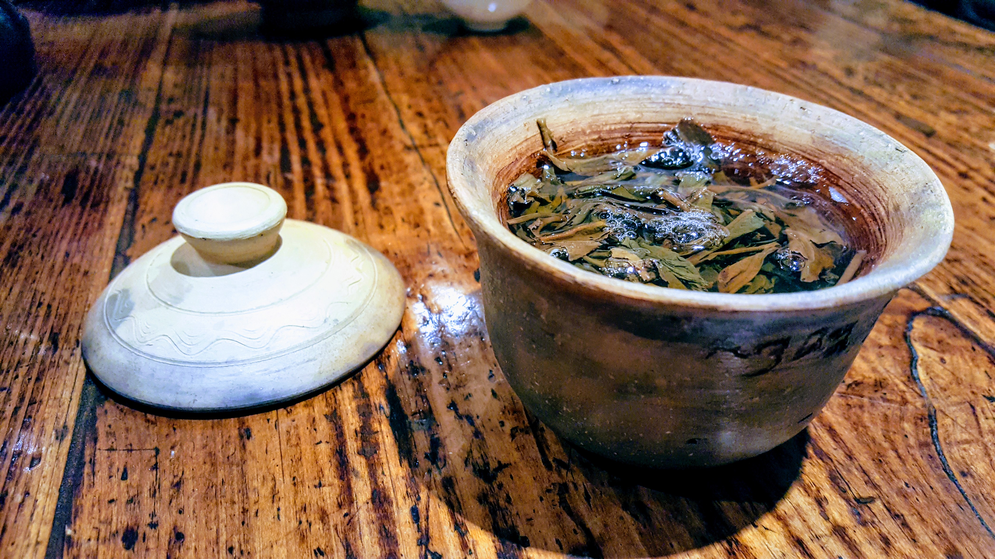 Dai Gaiwan mit Yiwu Gushu 2002-2